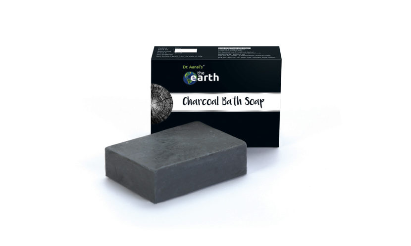 17_the_earth_charcoal_bath_soap.jpg